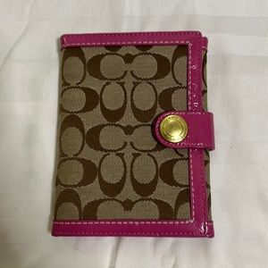 Coach signature photo brag book, holds three photos style 60285